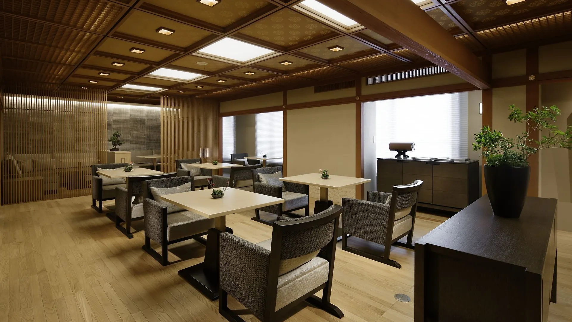Takanawa Hanakohro - In Grand Prince Hotel Takanawa Tokio Ryokan (tradycyjny japoński pensjonat lub zajazd)